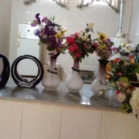 گلدان با گل