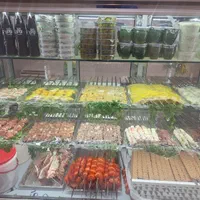 ب یک کارگر ساده و یک شاطر شیفت شب نیازمندیم