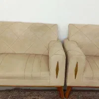 مبل ۷ نفره در حد نو و همراه میز نهار خوری ۶ نفره
