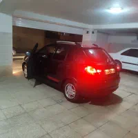 کوییک مشکی قرمز