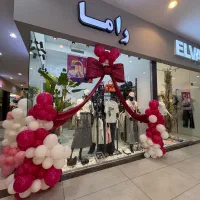 فروشنده خانم باظاهری آراسته وروابط عمومی قوی