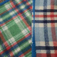 2عدد پتو نمدی ، پتو پلنگی ۱عدد لحاف بچه در حد نو|رختخواب، بالش، پتو|مشهد, نرگس (شهرک غرب)|دیوار