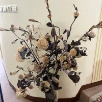 سه عدد گل و گلدان مصنوعی