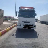 ۸۳رنو