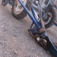 یک دستگاه علفچین
