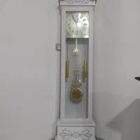 ساعت ایستاده سفید