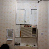 پنجره بهمراه جا کلری متراژ عرض یک و طول دو متری