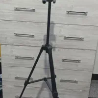 پایه‌گوشی و دوربین