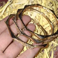سه عدد النگو طرح طلا رنگ ثابت