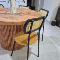 چهار عدد صندلی