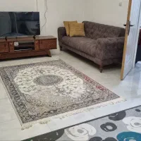 به یک خانوم برای نظافت سویت