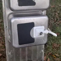 گوشی نیاز به تعمیر و سینک دو لگنه