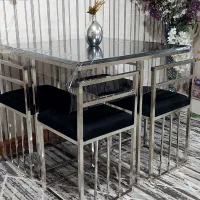 میز ناهار خوری ۴ نفره در حد نو