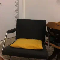 صندلی تکی  تمام چرم حصیری مشکی پایه استیل در حد نو