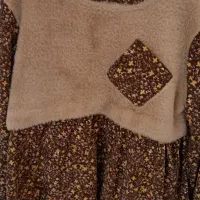 پیراهن دخترانه بسیار تمیز  و در حد نو