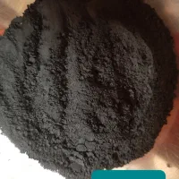 سرمه طبیعی همراه با میل سرمه