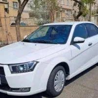 یک دستگاه خودرو دنا پلاس