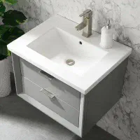 کارگر زیرکارچی رنگ کابینت