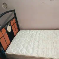 تخت و آینه کنسول
