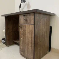 میز چوبی اداری کمددار و کشودار