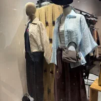 فروشنده پوشاک اپال