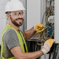 برقکار و برنامه نویس PLC ** شبانه روزی **