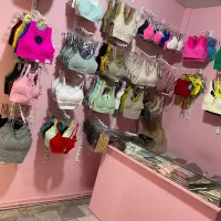 واگذاری لباس زیر در پاساژ ارم وسط شهر|اجارهٔ مغازه و غرفه|بجنورد, |دیوار