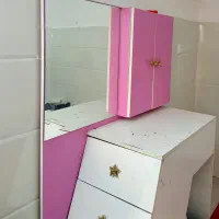 میز آرایش و کمد و آیینه