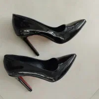 کفش مجلسی|کیف، کفش، کمربند|میانه, |دیوار