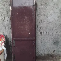 درب اهنی بزرگ و کوچک باچارچوب و تخت یه نفره