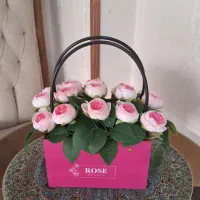 گلدان و باکس گل مصنوعی قیمت مناسب هدیه روز مادر|گل مصنوعی|شیراز, فرهنگ شهر|دیوار