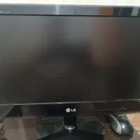 مانیتور ب همراه کیبورد و موس کاملا سالم