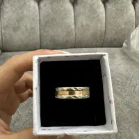 فروش انگشتر طلا مردانه ۳۰۰ تومن بالای تابلو