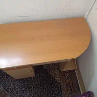 میز کامپیوتر کاملا سالمک