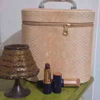 کیف آرایشی عطر صندوقی پوست ماری موی اضافه کره ای
