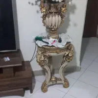 ساعت و گلدان وپایه گلدان