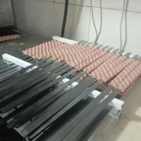 کمک آشپز وارد و وسط کار