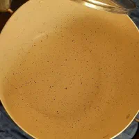 قابلمه بزرگ تفلن.   ودولنگه. پرده.|ظروف پخت‌وپز|قشم, |دیوار