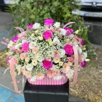 دسته گل باکس گل  و تاج گل ساوه با  طراحی شیک و خاص