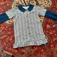 یه سری لباس دخترانه و کتونی