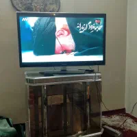 ال سی دی ۴۲ اینچ سامسونگ و زیر تلوزیون