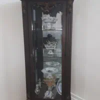 بوفه و ویترین کنار سالنی