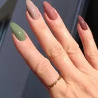 آموزش کاشت ناخن