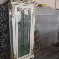 ویترین شیشه ای