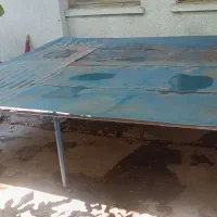 تخت فلزی