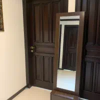 آینه قدی کشویی دارای طبقه و کشو