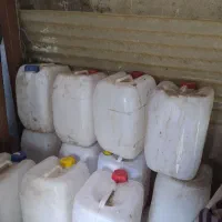 تعدادی دبه 20لیتری