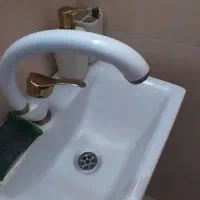 شیر  روشویی. سفید طلایی  بسیار تمیز و نو