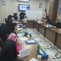 هر مادر یک مربی