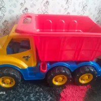 ماشین اسباب بازی کامیون تا وزن ۲۰۰کیلو در حد نو